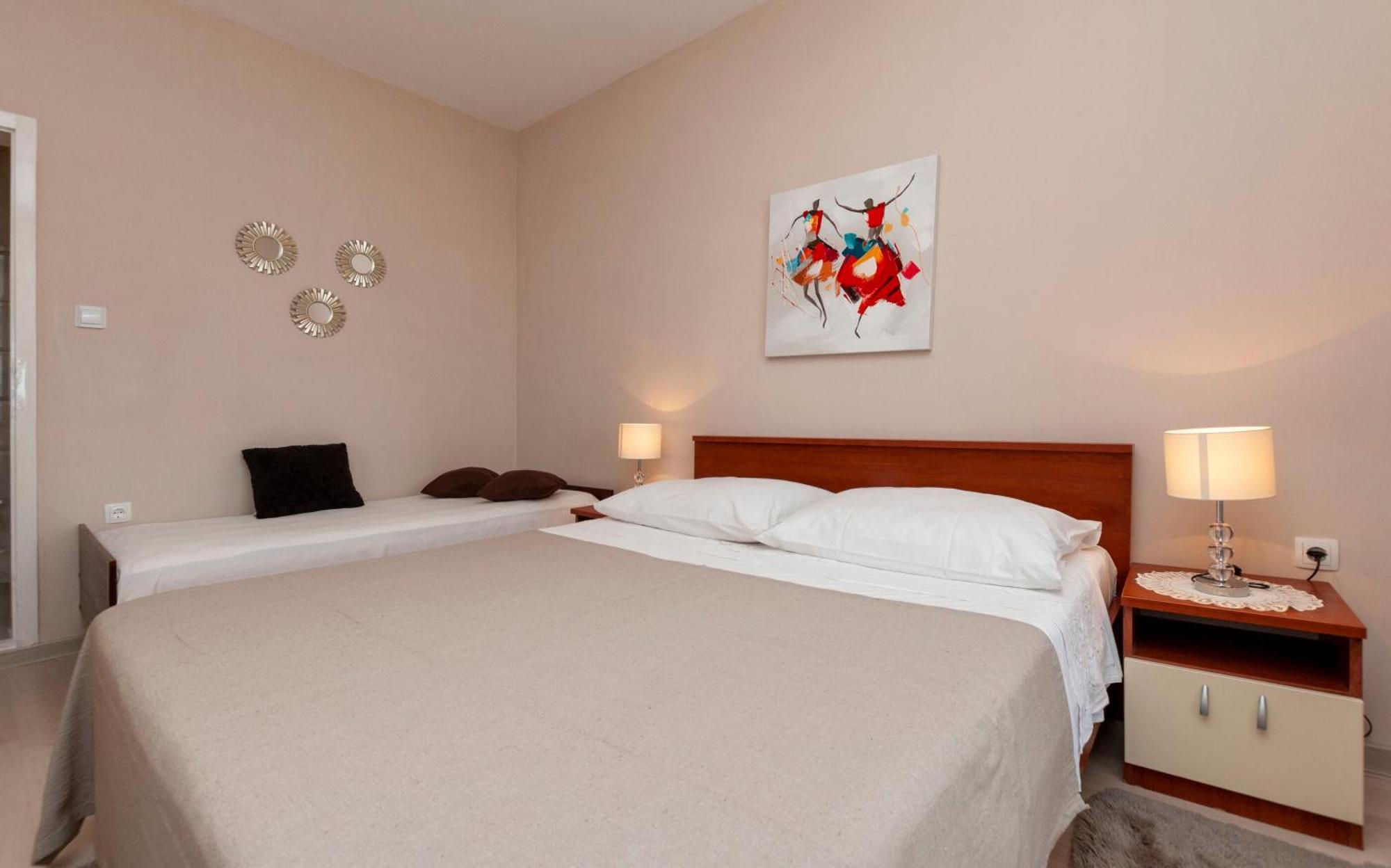 Apartment And Rooms Tatjana Omis Luaran gambar