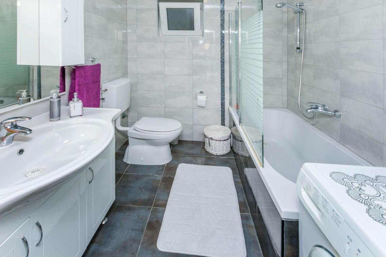 Apartment And Rooms Tatjana Omis Luaran gambar