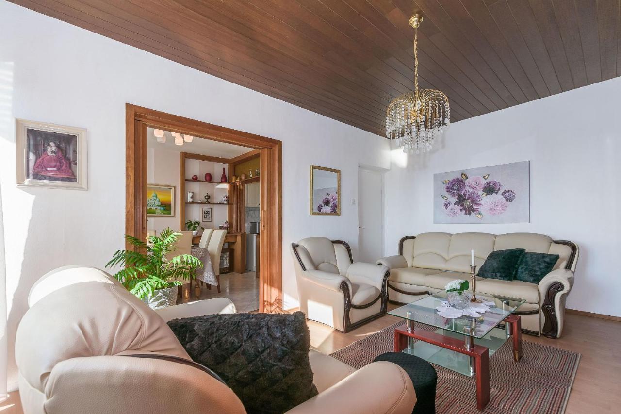 Apartment And Rooms Tatjana Omis Luaran gambar